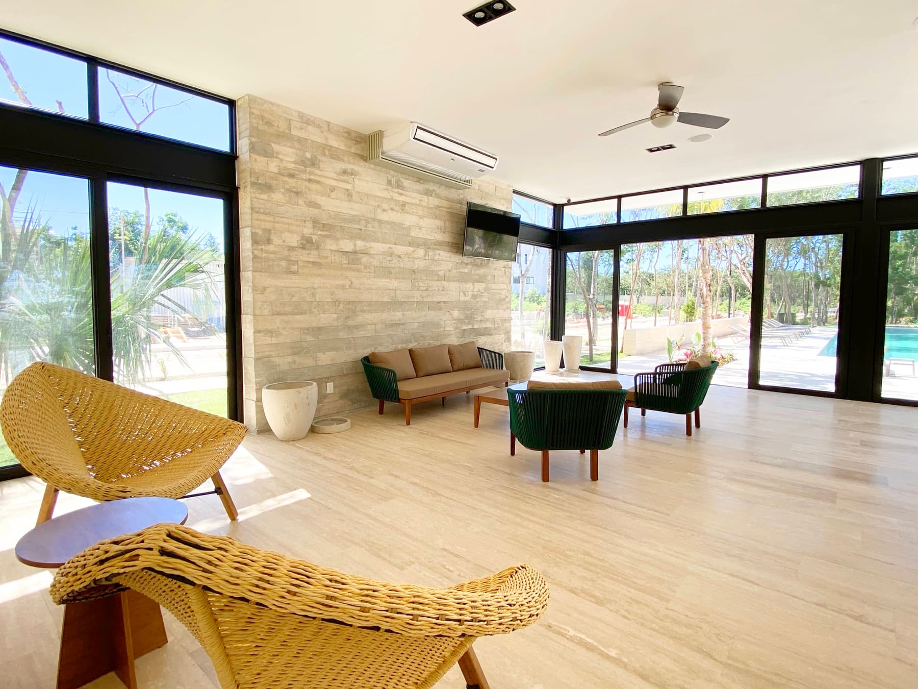 Palmara clubhouse lounge